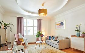 Palace Dlouha Apartments - Old Town